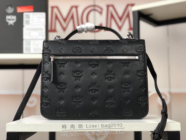 MCM女包 原單 6235 專櫃同步 Patricia打釘風琴包 翻蓋式搭配月桂鎖按扣 MCM單肩斜跨女包 MCM女手提包 手拎包  mdmc1361